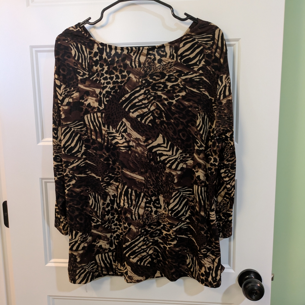 🔴 3/$15 Briggs New York Brown Animal Print Blouse - Picture 8 of 11